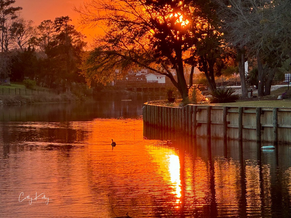 Sunset views from Dogwood Lake, Surfside Beach, South Carolina ❤️ #SunsetViews #clouds #Reflections @admired_art @EdPiotrowski @jamiearnoldWMBF @AndrewWMBF @liamswx @weatherchannel