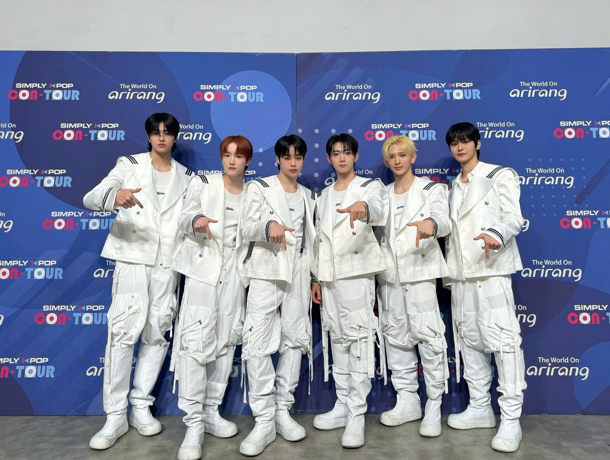 Hanbin_Cloud98's tweet photo. Tình hình vote khá căng thẳng...muốn được thấy 6 chàng thuỷ thủ tài năng biểu diễn trên sân khấu lớn của Đài truyền hình...muốn được thấy Hanbin và mấy đứa cầm Cup và hát encore.... Mỗi người cùng chung tay thì mục đích chung mới đạt được nè. Tải app Mubeat và coi ads tích 💜 vote cho Tempest nha mn ơi. 9giờ ( Việt Nam) sáng mai là hết hạn vote rồi🔥🔥🔥🔥🔥🔥

#TEMPEST #TPST #템페스트