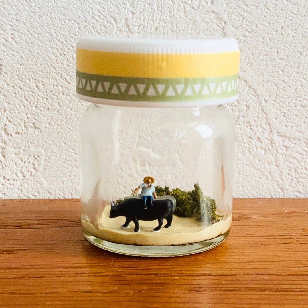 #2024日本ホビーショー のワークショップは
🌴南の島のミニジオラマ🌴

ミニボトルの中にオリジナルの島をつくれるジオラマ体験会✨
行ったことがある海の風景や島の景色を思い出して作ってみよう♪