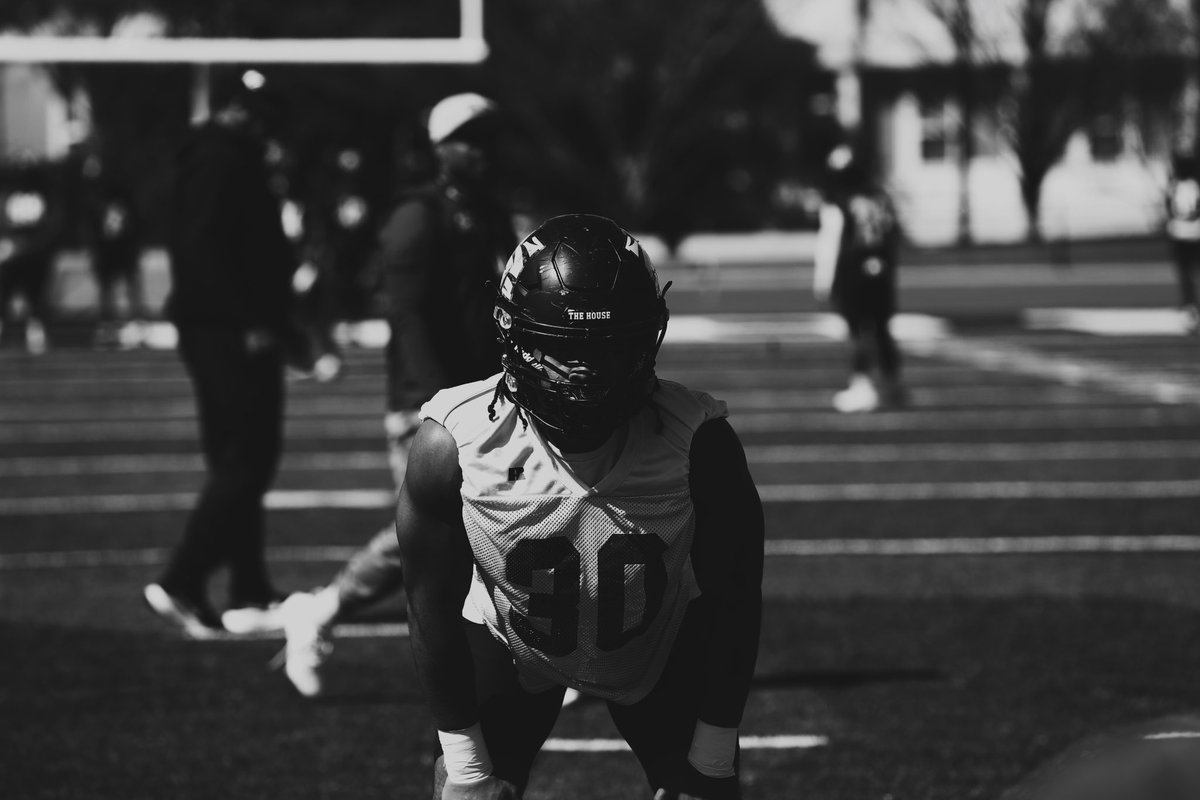 MorehouseFB's tweet photo. 𝐂𝐨𝐨𝐥 𝐥𝐢𝐥 𝐝𝐚𝐲 𝟏 

#TheHouse | #UnCommon https://t.co/GPCmPGOtUJ