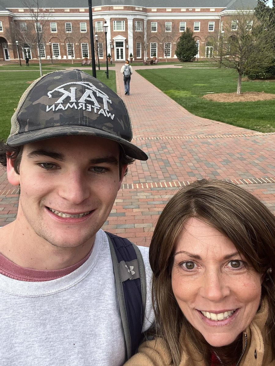 Mrs. Taylor tweet media