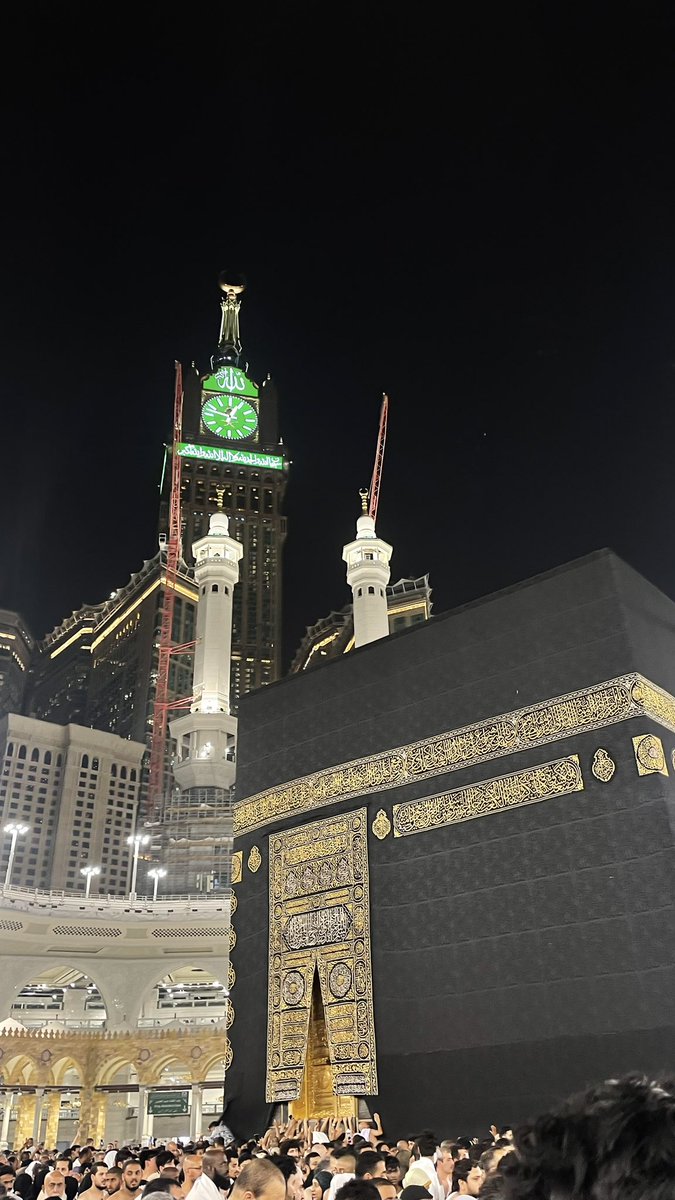 الحمدلله على تمام العمره اللهم تقبل منا ولاتترك لنا دعاء الا وقد أجبته ولاذنباً الا وغفرته يارب العالمين🤍