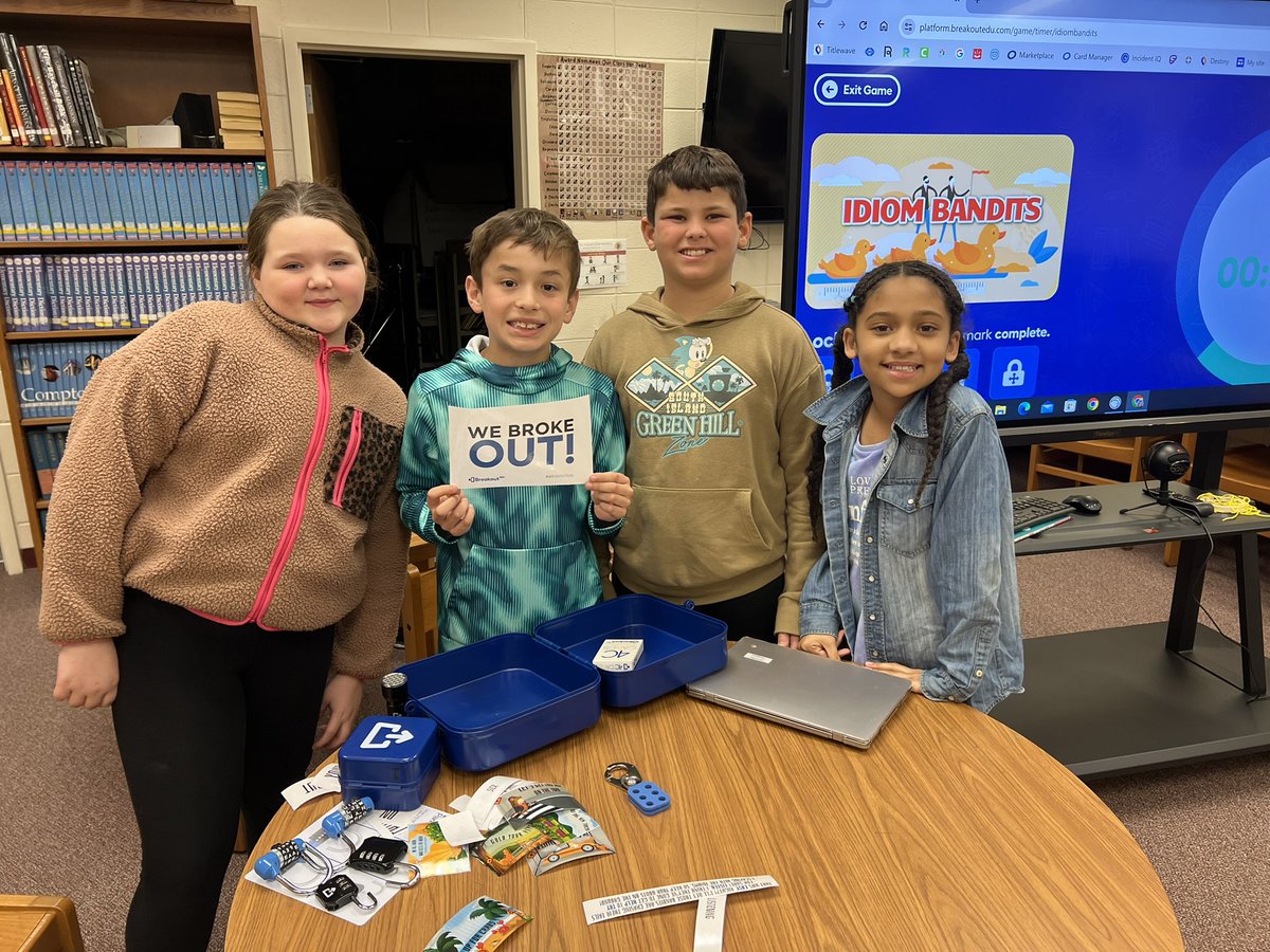 SeitzHalie's tweet photo. We 💗 the new Breakout Edu kits! Awesome way to review for our figurative language unit. Thank you Mrs. Carr! @Hubbard_Elem @HubMediaCenter https://t.co/tcAmS787PK