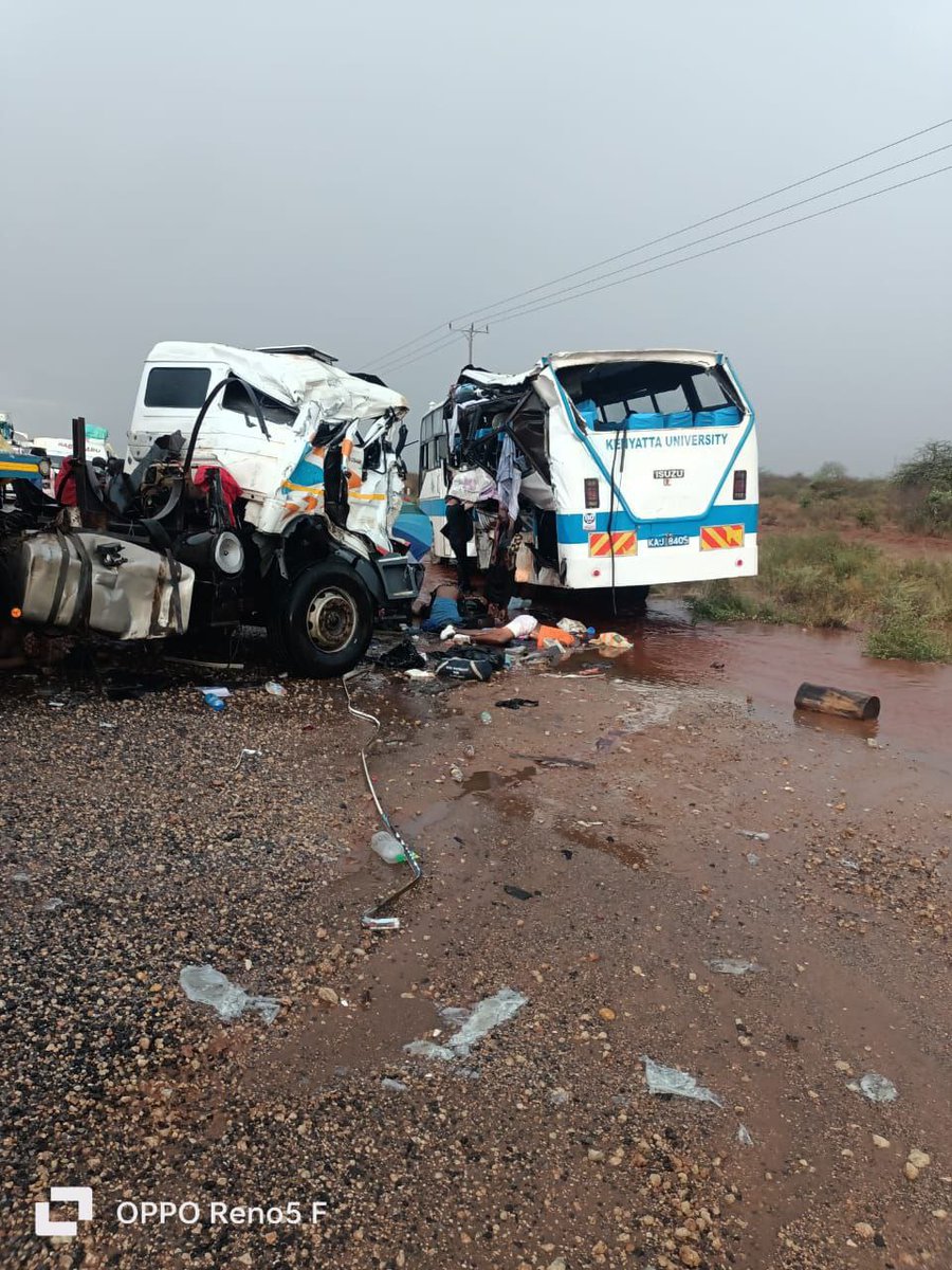 skyscan_'s tweet image. Ku students dies after their bus gets hit by a trailer 🥹 Ku health public students were going for academic trip in Mombasa #sadnews #BreakingNews #kustudents