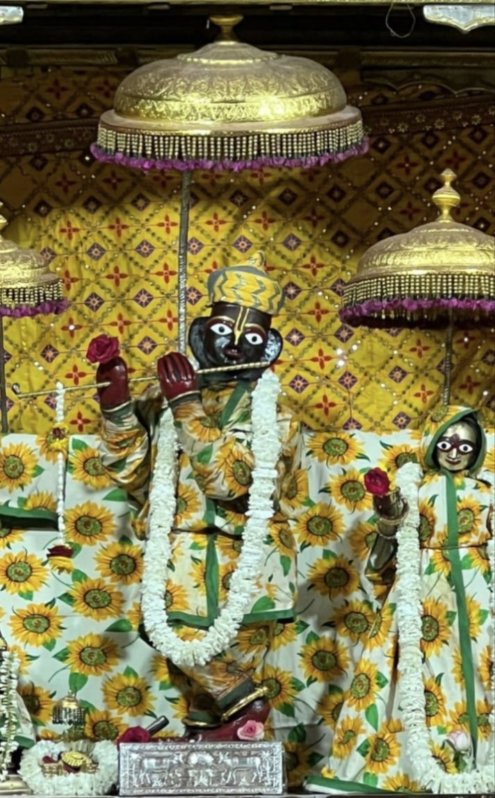 Shankar18226331's tweet photo. 💐💐मंगला झांकी दर्शन💐💐
श्री श्री राधा गोविन्द देव जी, जयपुर
     19, मार्च 2024
  || हरे राम हरे राम राम राम हरे हरे ||
|| हरे कृष्ण हरे कृष्ण कृष्ण कृष्ण हरे हरे ||
🙏🙏🙏🙏🙏🙏🙏🙏🙏 https://t.co/fPP31pIOla
