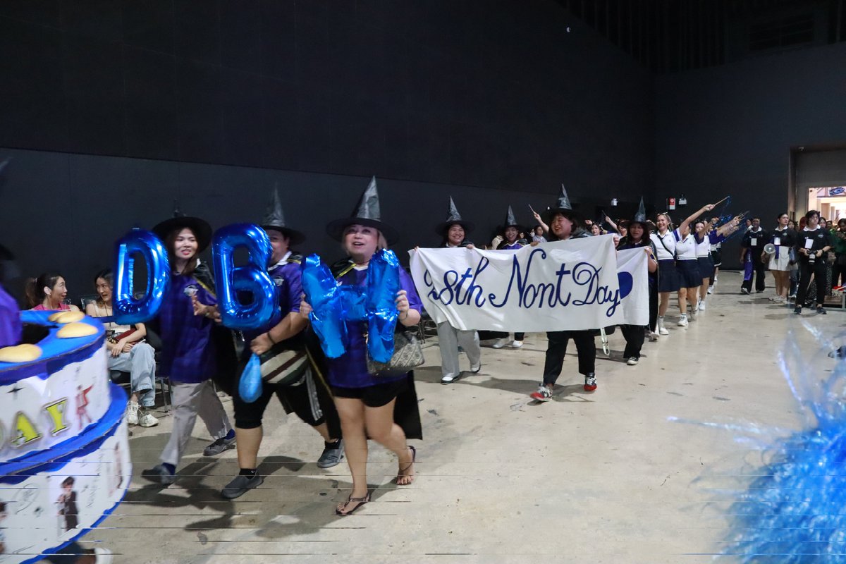 bomind_tn's tweet photo. #MAGICBLUE  💙✨️
#28ปีนี้นนท์ธนนท์ชวนลงสนาม
Part 3 MAGIC MOMENT 
โมเม้นที่ดีที่สุดคือการได้ค้นพบ และรู้จักกับนนท��� ธนนท์  "ขอบคุณที่เกิดมา���ห้พวกเราได้รักนะ"

มีเค้กก้อนใหญ่ พร้อมป้ายเขียนว่า 
"We always with Nont" https://t.co/JYYpH1f8iI