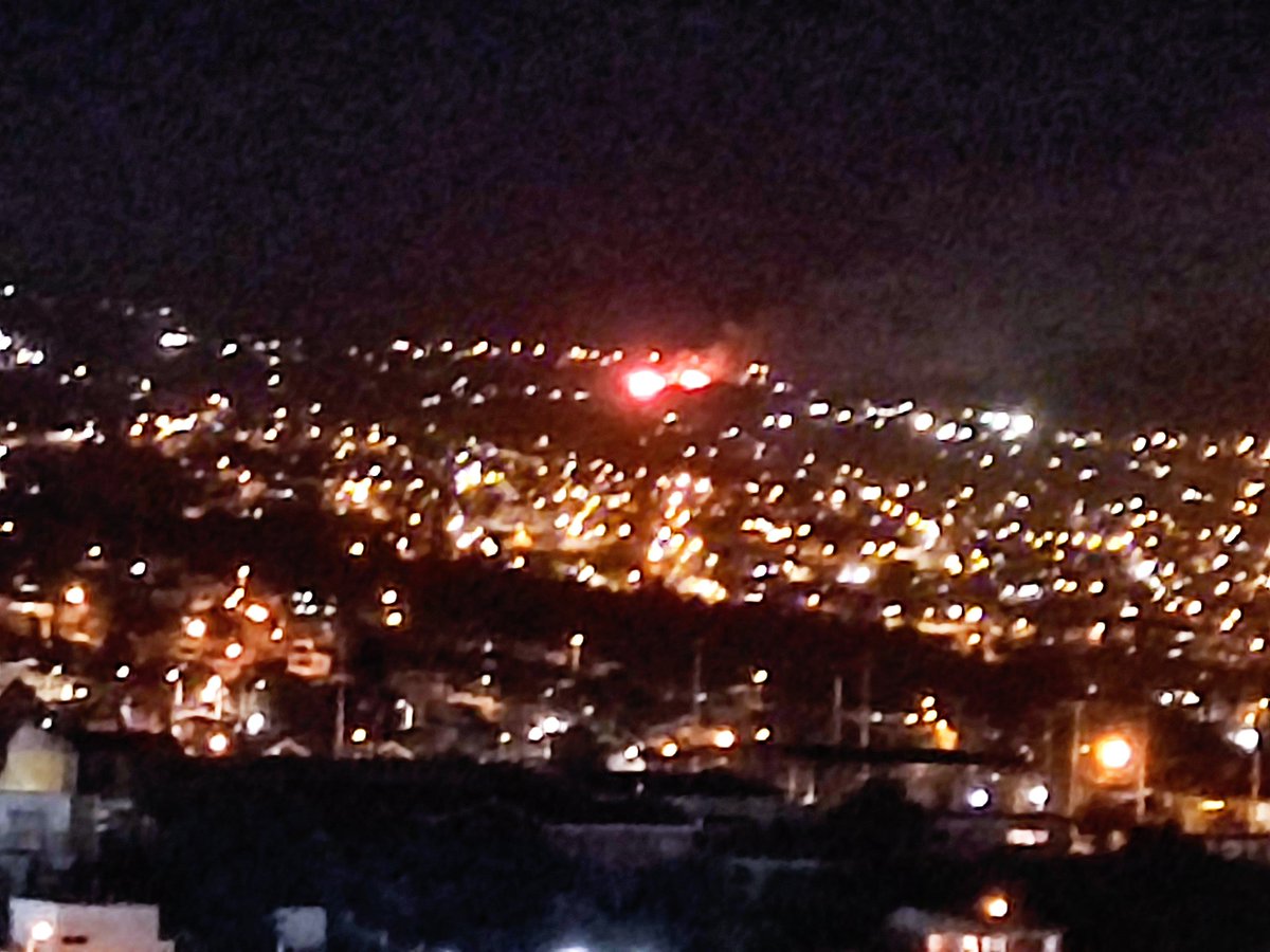 NoticiasValpoEx's tweet image. #VALPARAÍSO #ÚLTIMOMINUTO

AHORA| Bomberos Valparaíso se dirigen a Incendio Estructural en cerro Jiménez, calle Vista Al Mar con Israel.