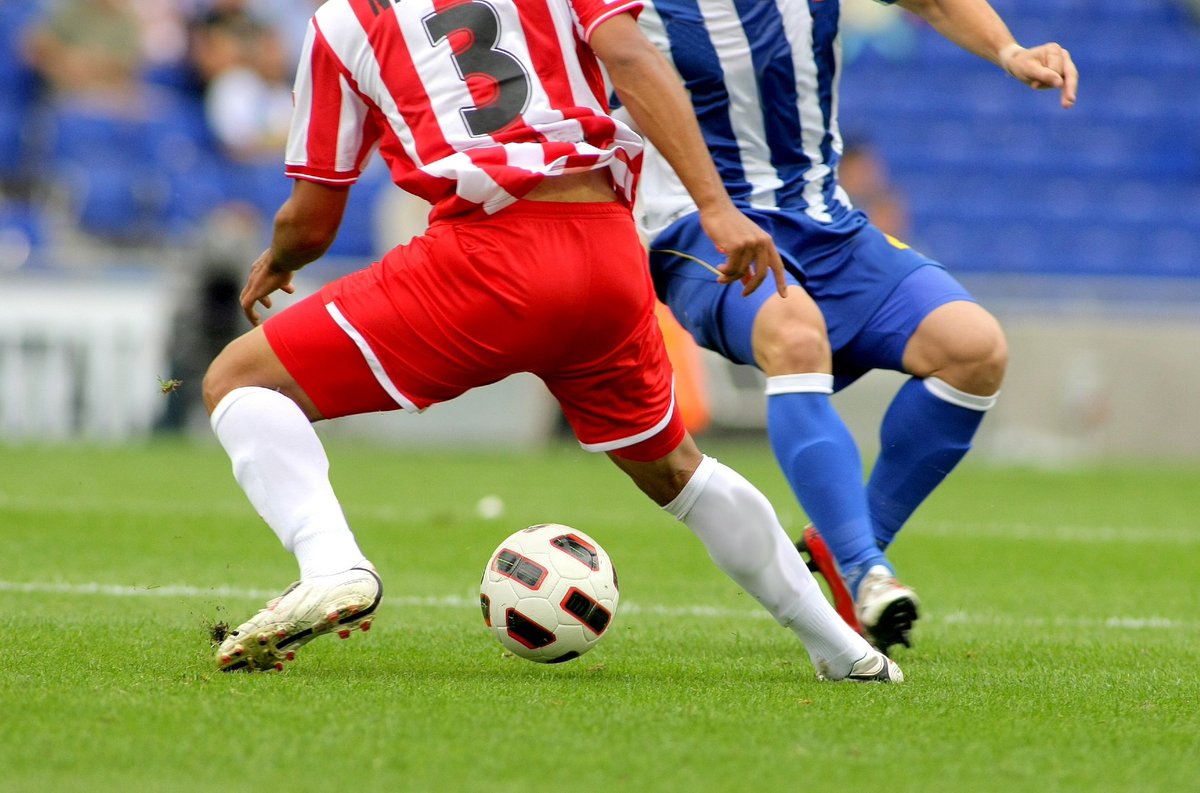 NewsMedical's tweet photo. COVID-19 knocks down scoring skills in footballers, study shows ๐ชโฝ๐ https://t.co/qeXRqjlO4O #SportsScience #COVID19Recovery #Football #Performance #MatchPreparation #EliteAthletes #MentalFatigue #PlayerHealth #TechnicalPerformance #Training @SciReports https://t.co/XCopxxB51u