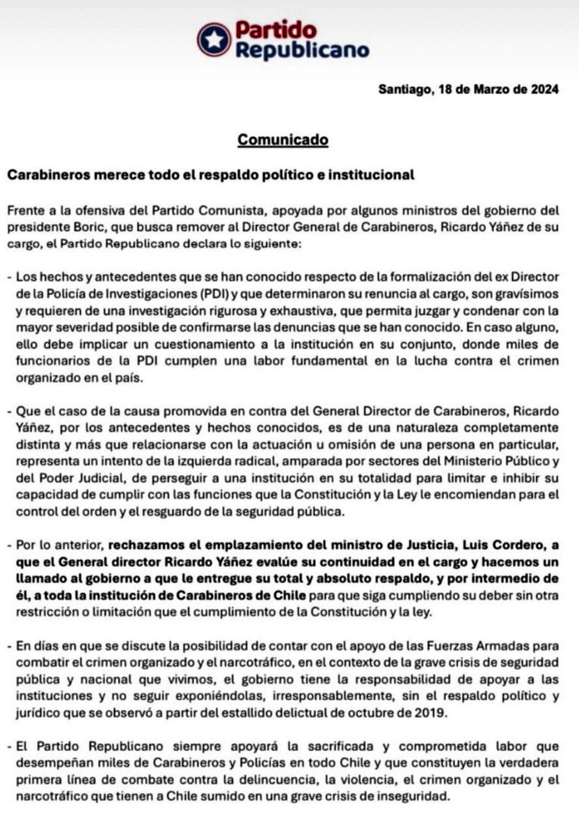 maca_santelices's tweet photo. A Carabineros de Chile se le respeta.

No vamos a tolerar que la extrema izquierda ataque a @Carabdechile cada vez que pueda.

Ante la crisis de seguridad, el gobierno tiene el deber de prestar apoyo a nuestras policías y no exponerlas irresponsablemente. https://t.co/20ad3CVQW7