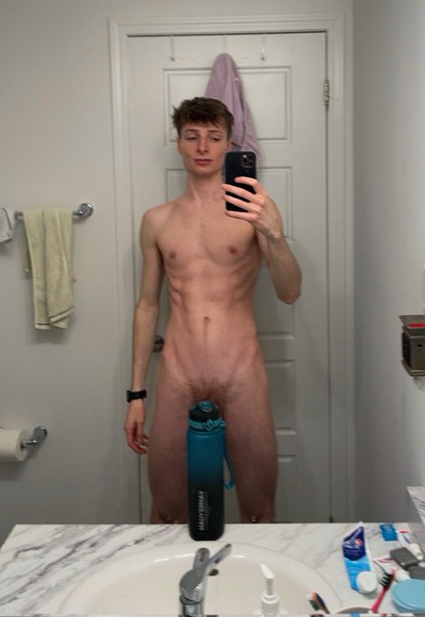 My friend said I should move the bottle https://t.co/737mH3zgXI