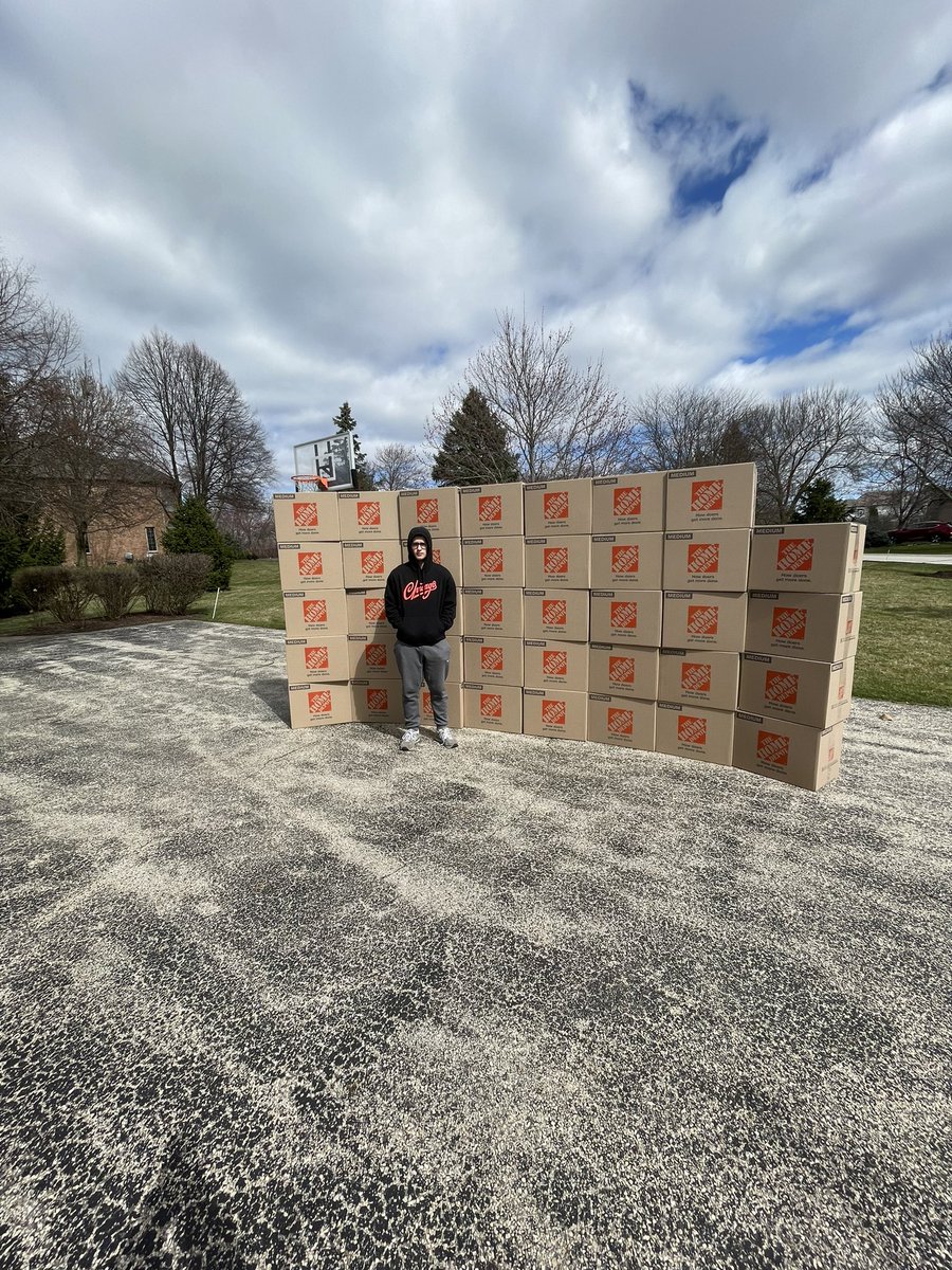 _FBAndrew's tweet image. 1st FBA shipment 🔐 (40 days in)

Shoutout to @Stove_AMZ for guiding me along the way and expediting the process. 

@flips4miles always preaches collaboration. I’ll be making a leads list. Whoever wants to give and receive more leads, become friends, and get rich together, HMU🚀