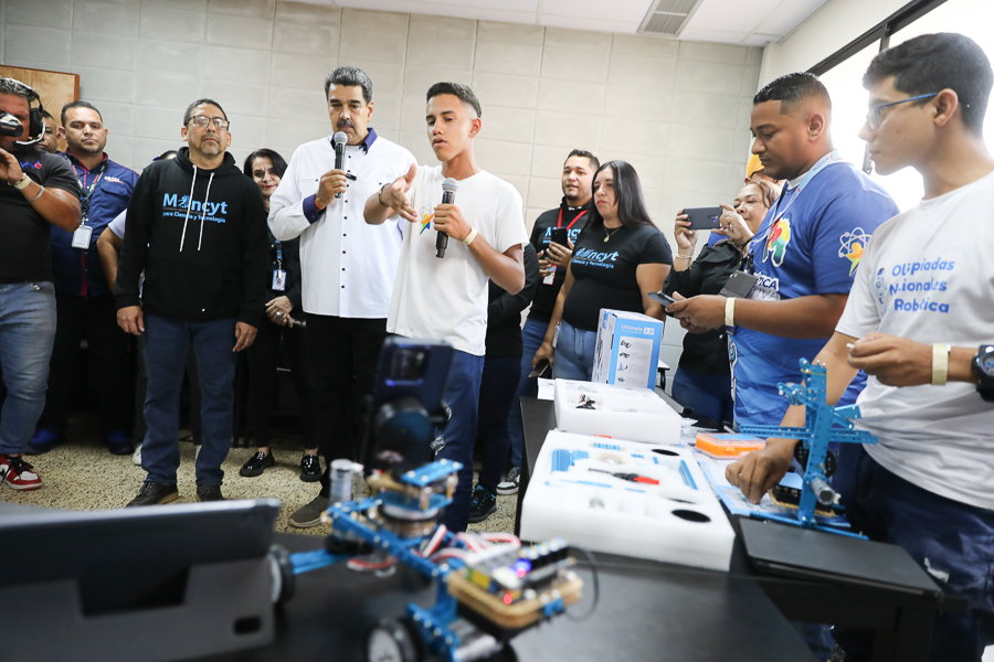 #18Mar | Nueva sede de la Universidad Bolivariana de Venezuela en el Zulia contará con aula de robótica educativa🤖

👩‍🎓La casa de estudio ofrecerá 14 carreras universitarias.

Más detalles aquí ➡️ tinyurl.com/2kpe9t24

#PatriaEsHumanidad #CienciaParaLaVida