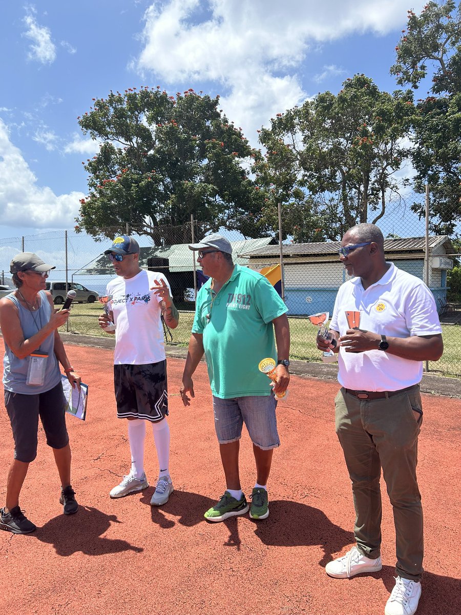 Collège Louis Delgrès tweet media