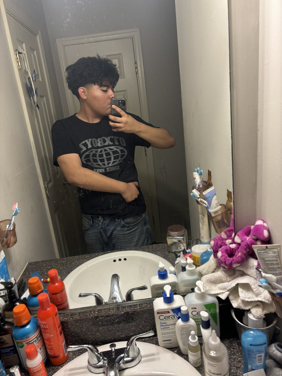 🚬 fye tweet media