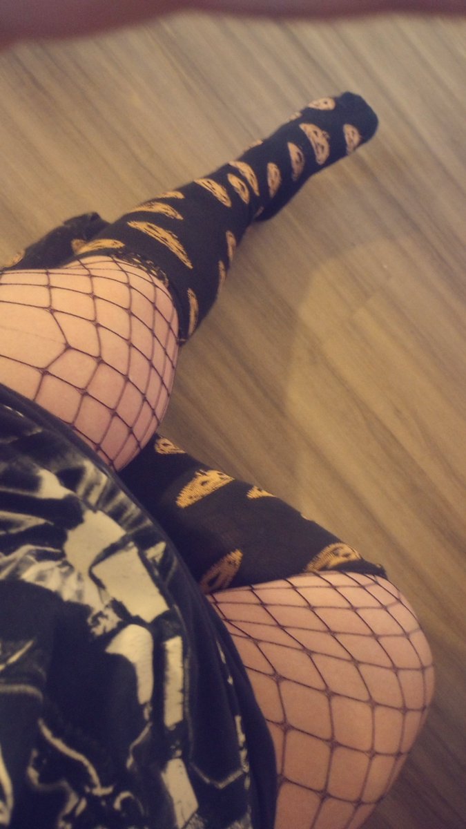 Reddwitch101's tweet photo. Is it Halloween yet? 👻🎃🦇 https://t.co/XxLTit3Ol2