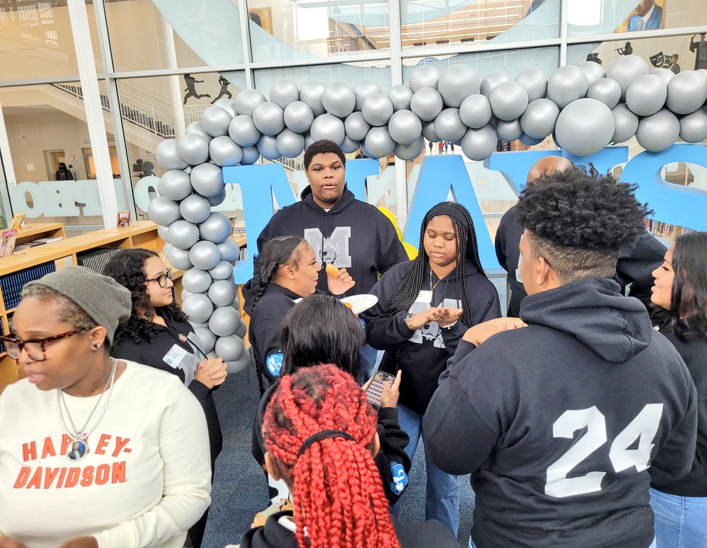 smithclass128's tweet photo. Happening on The Hill: We are BEyond Proud of our B. E. Mays High Val, Sal and STAR Scholar, F. Cherry, M. Dunlap and J. Page! They Lead Academically with Respect, Empathy and Compassion for Peers!!! #BEInspired #BEInclusive #BEMoved #BEPride https://t.co/UkbiGtCPZh