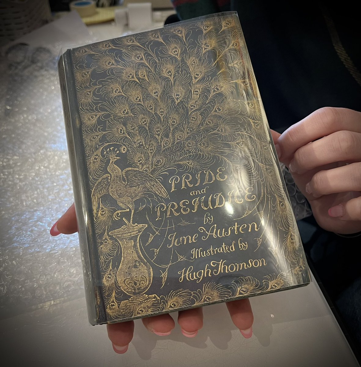 Went book shopping today; the shop had acquired this one hour before I came in & it was already sold, but the new owner let me have a peek. 🦚
#PrideandPrejudice
#JaneAusten