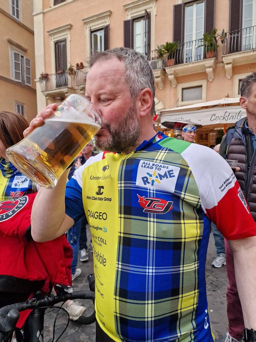 And so... All Roads Lead To Rome is done!!! Left Rome yesterday at 08:50. Just arrived home. Cream crackered. I don't drink, but after completing our challenge - 'when in Rome'. justgiving.com/page/richard-e… More to follow, but for now. Zzzzzzz and back to work tomorrow.