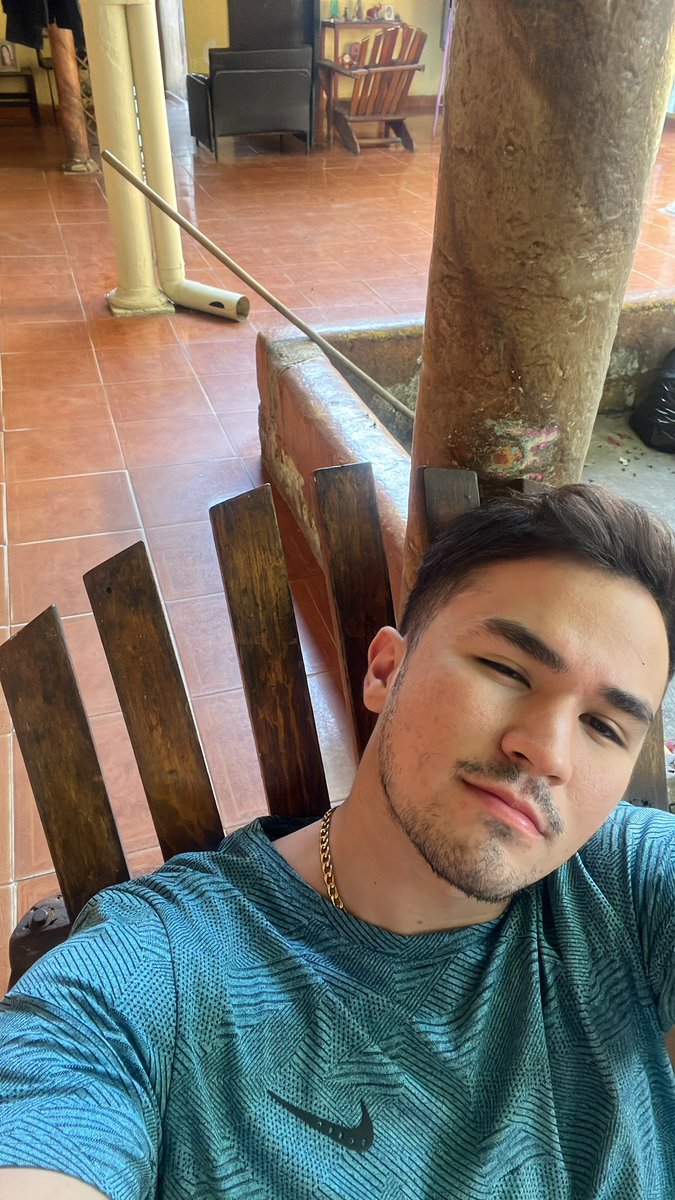 Joxhaa1's tweet photo. Estoy como 53 grados, pero vine a visitar a mi abuela🥵☀️ https://t.co/vpOGzQfq9z
