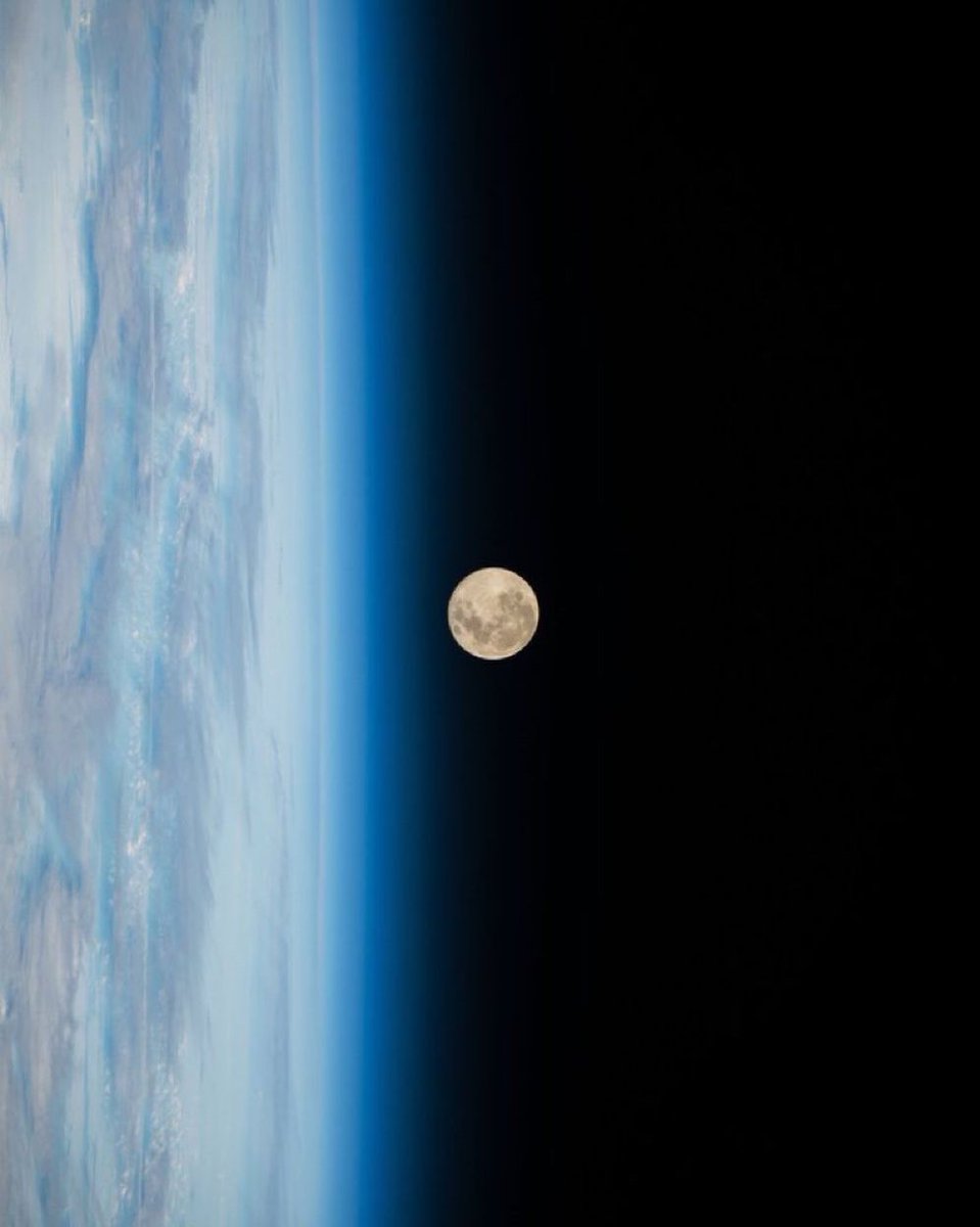 Super Full Moon Taken from Space 🌕 by themoonlovepic
#moon #space #photography #skies