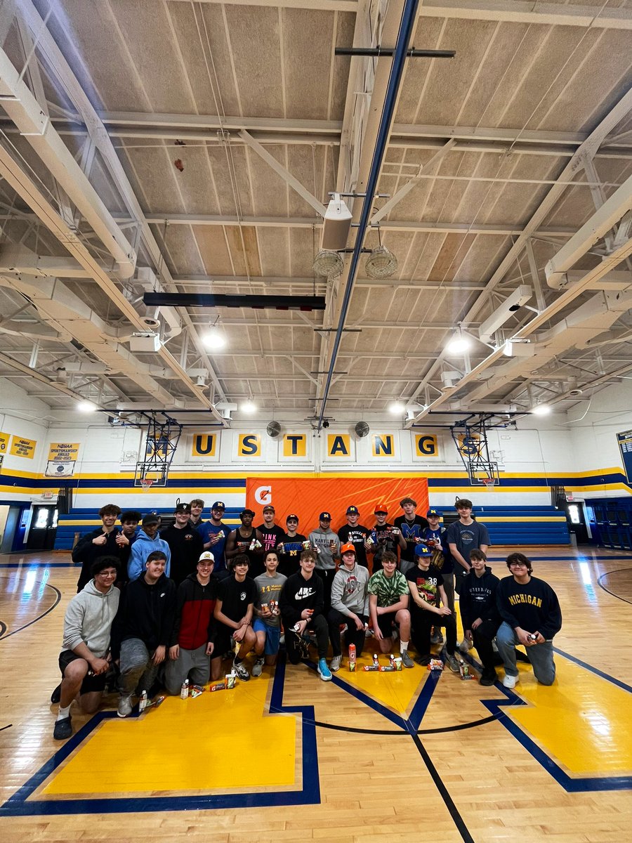 Gatorade_Maggie's tweet photo. Gatorade Day at Manville High School today - best of luck to all the spring athletes as they start their seasons this week!‼️⚡️💪
#FueledByGatorade #GPPartner https://t.co/Eg9aA4FUJo