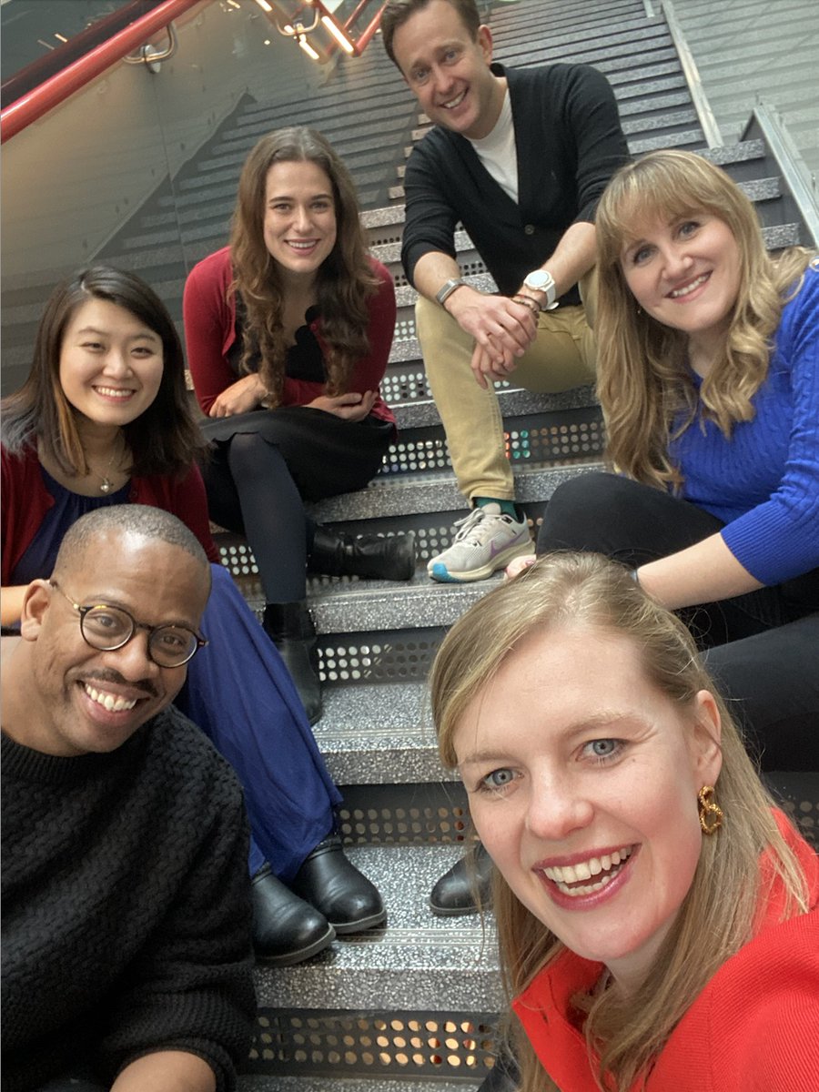 Check Warner tweet media