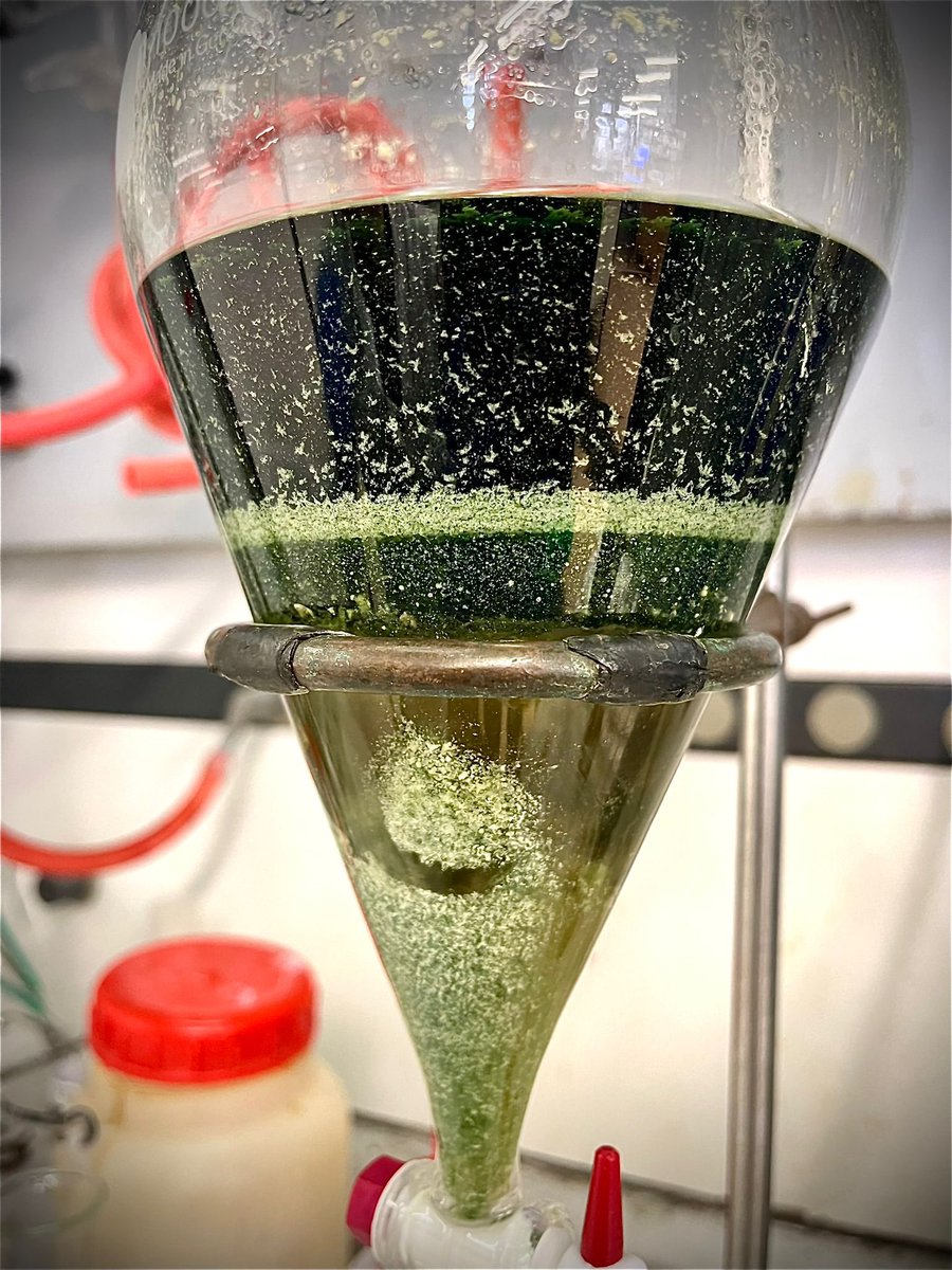 lab052's tweet image. Different shades of nitration purification #photochemistry #ligand #nitration #extraction