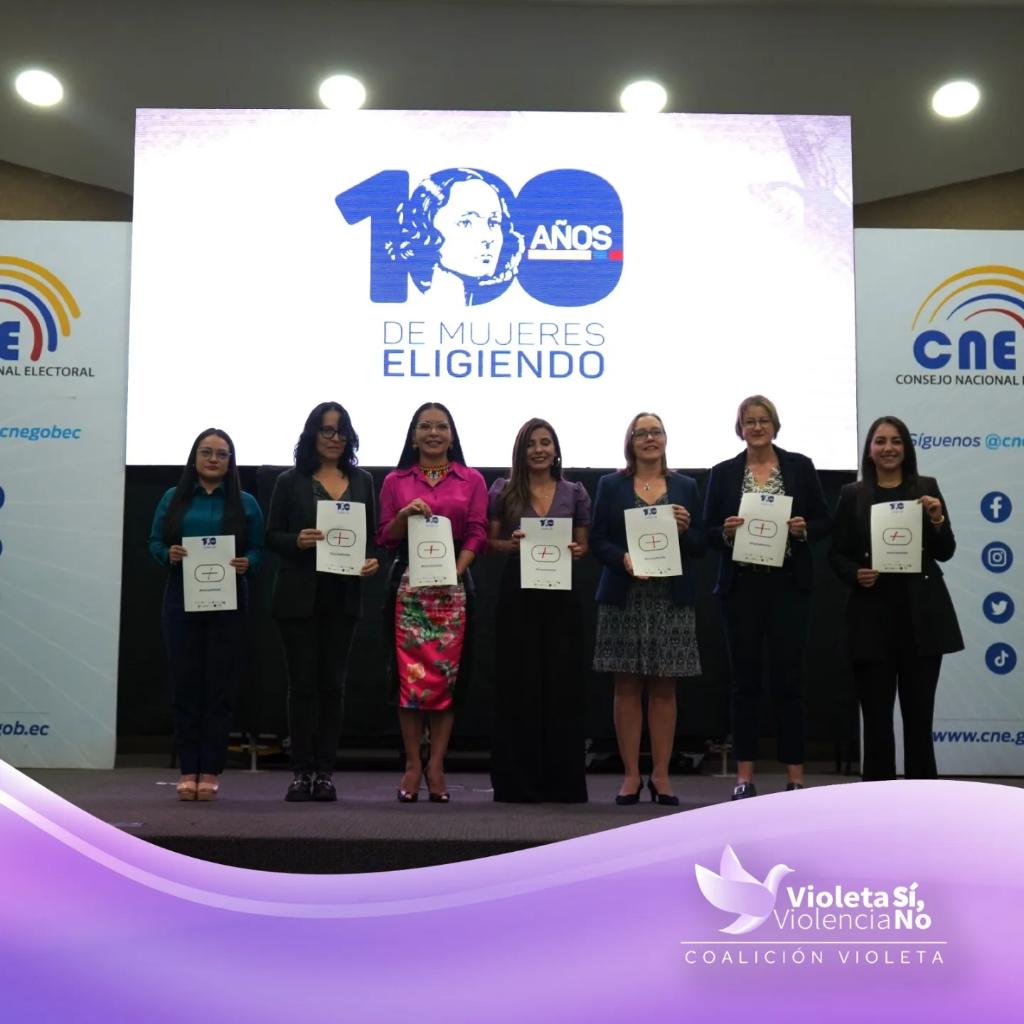 VioletaSiEC's tweet photo. ¡El grupo núcleo de la #CoaliciónVioleta participo de la rueda de prensa por los #100AñosDeMujeresElegiendo! 💜 En presencia de autoridades y osc, @DianaAtamaint, Presidenta del @cnegobec, reafirmó su compromiso con la #CoaliciónVioleta. #GraciasMatilde #VioletaSiViolenciaNo https://t.co/rPyolbrnDg