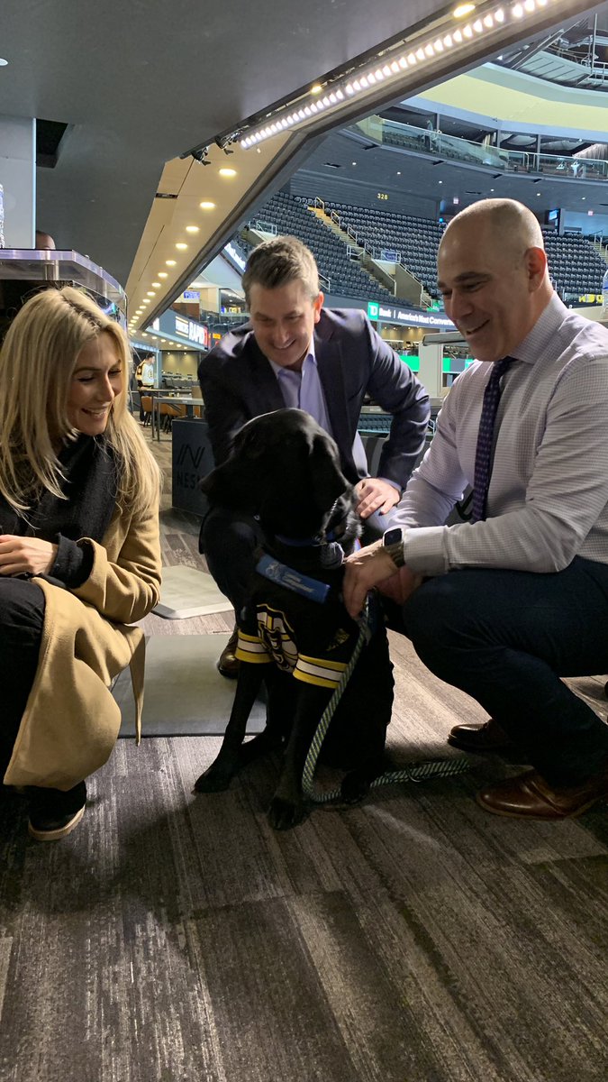 It’s always a good day when we get a visit from certified Good Boy™️ Filmore!