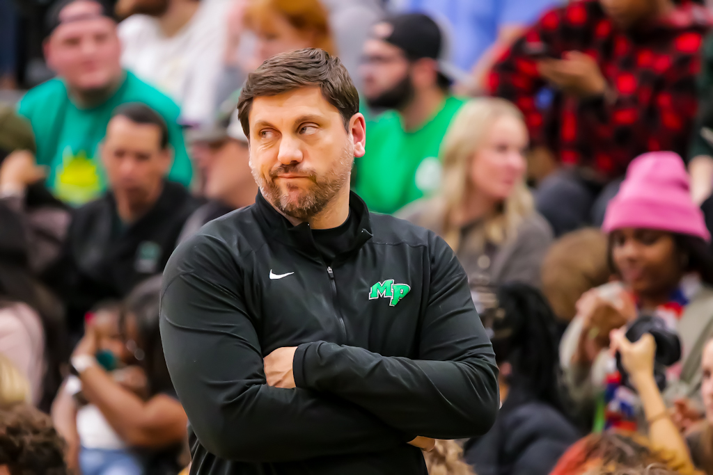 BREAKING: Myers Park boys' basketball coach Scott Taylor is leaving to start a new private school in the Lake Norman-area. TAP HERE: charlotteobserver.com/sports/high-sc…