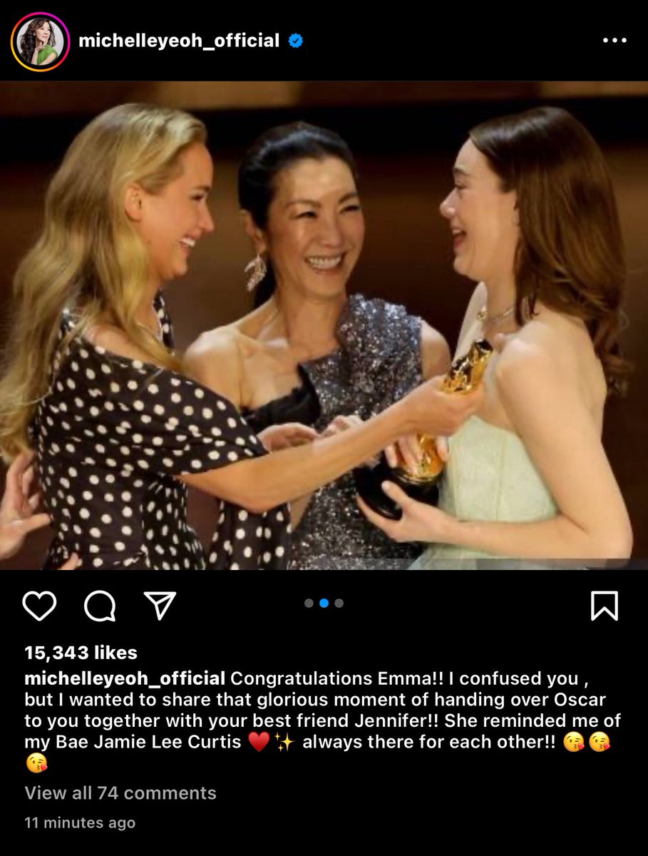 Dah gak usah ribut lagi soal Emma Stone dan Michelle Yeoh di #Oscars. Udah dapat penjelasan dari Yeoh lewat akun Instagram-nya.