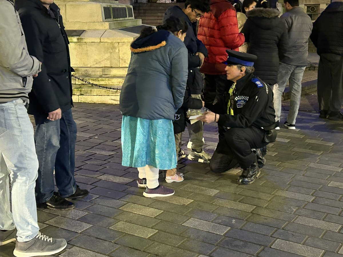 Guru Nanak Gurdwara Luton (@gngluton) on Twitter photo Not all hero’s wear capes….
That’s certainly true for our local hero Danny who always goes above and beyond supporting our community efforts. Special thanks to <a href="/bedscohesion/">BedsPolice Cohesion</a> for all the ongoing support for Luton Sikh Soup Kitchen <a href="/gurchrandhawa/">Gurch Randhawa</a> <a href="/LLieutenantBeds/">Lord-Lt Bedfordshire</a> Not all hero’s wear capes….
That’s certainly true for our local hero Danny who always goes above and beyond supporting our community efforts. Special thanks to <a href="/bedscohesion/">BedsPolice Cohesion</a> for all the ongoing support for Luton Sikh Soup Kitchen <a href="/gurchrandhawa/">Gurch Randhawa</a> <a href="/LLieutenantBeds/">Lord-Lt Bedfordshire</a>