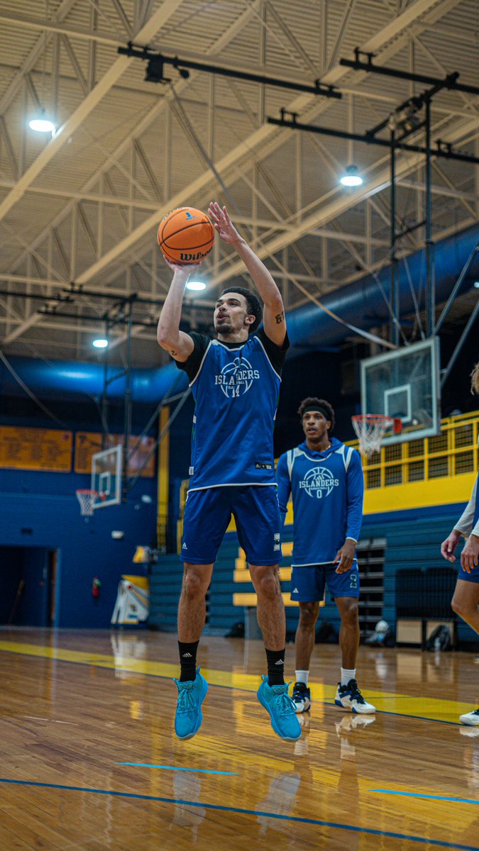 Islanders Men’s Basketball tweet media