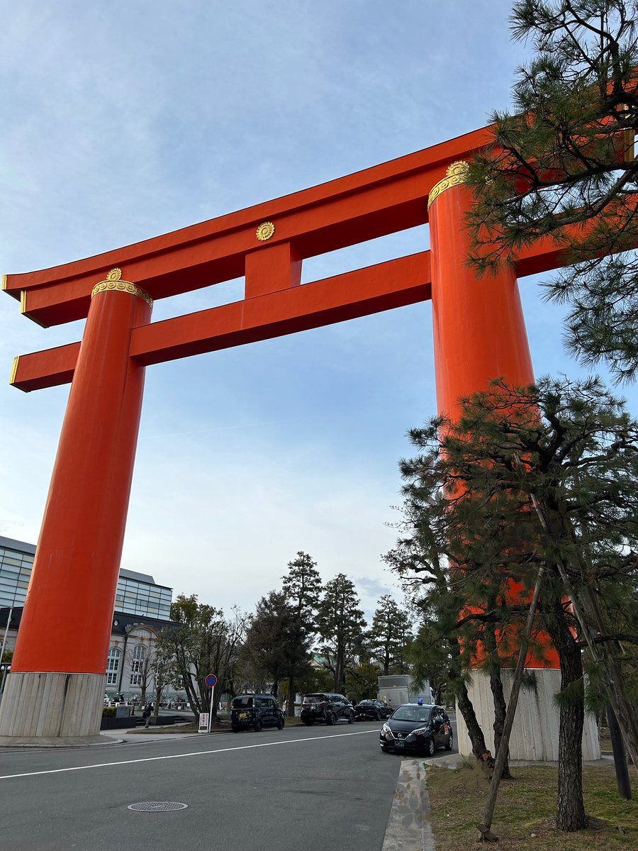 emimoca_430's tweet photo. #見た人もなにか無言で鳥居をあげる https://t.co/DJa8BNDjOE