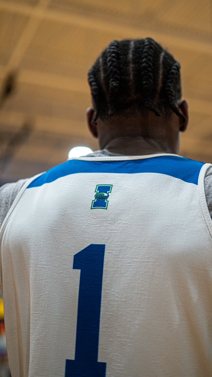 Islanders Men’s Basketball tweet media