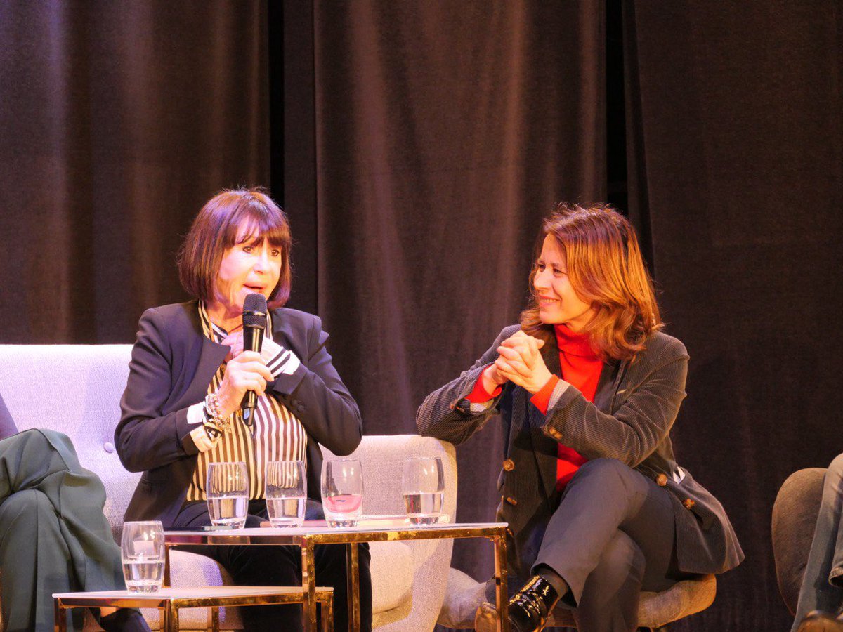 Oser témoigner et raconter l’indicible, à travers une pièce magnifique « Vivantes » mise en scène par @chouraquielie1. À @Mairie9Paris, une émotion palpable. Le théâtre pour libérer la parole des femmes. Un grand merci à @VirginieAtlan @DanieleEvenou @Mark_grosy @KNoblinski