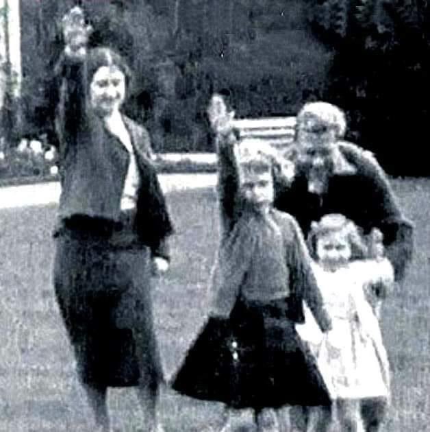 Way back when our royal family didn’t doctor their photos.