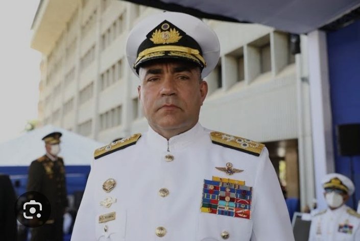 de_la35334's tweet photo. se robo toda la #CHATARRA que había en ciudad caribia el #ALMIRANTE JOSÉ LUIS PESTANA ABREU Alias el #SINGON este sinvergüenza #CORRUPTO se metió la bola de billete 💵💴 con toda la chatarra que había en ciudad caribia. https://t.co/Q3jpDat2qD