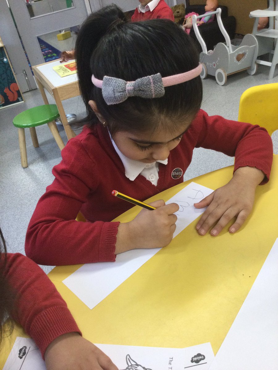 LeighPrimary's tweet photo. We are so proud of our little writers in Nursery. These are just SOME of our children who can write their name independently! 👏🏼 👏🏼 👏🏼 

#highexpectations #literacy #littlewriters #lifelongLearners #proudteachers #eagertolearn #EYFS #nursery 
@CaineSerena https://t.co/9WmnPvdC3b