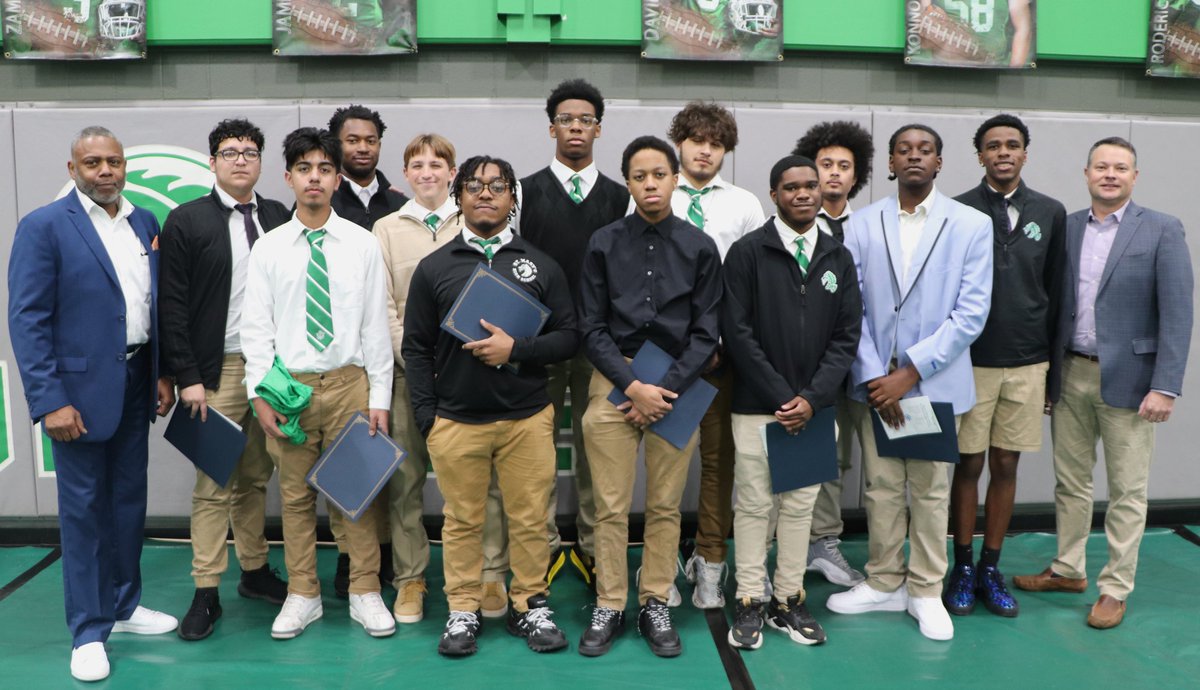 StMarysDragons's tweet image. You are looking at the very FIRST graduating class of our Pre-Apprenticeship Program! We are PROUD to be the ONLY high school in the state of Missouri to offer this Building Union Diversity (BUD) High School Program.

#StrongerEducationStrongerWorkforce #BuildingOurFuture