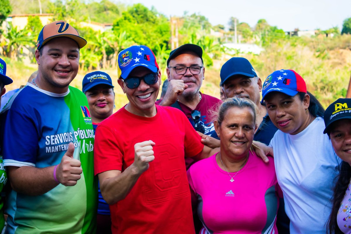 De cara a los 70 años del natalicio del Cmdte. Hugo Chávez Frías nos hemos comprometido en entregar en los próximos 120 días más de 100 obras para el buen vivir del pueblo. 

¡Por amor, compromiso y lealtad a Chávez!

<a href="/NicolasMaduro/">Nicolás Maduro</a> 
<a href="/HectoRodriguez/">Héctor Rodríguez C.</a>