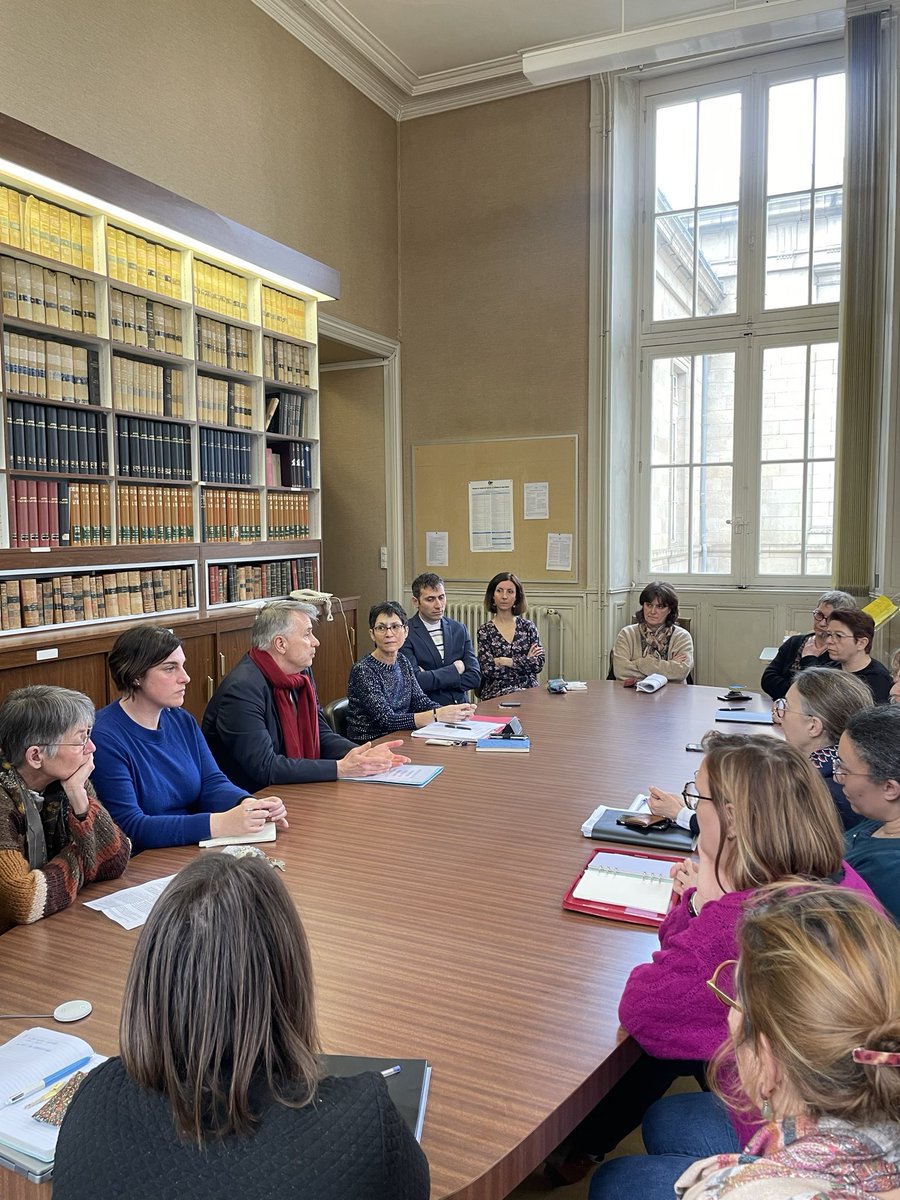 Visite du Premier président de la Cour d’appel de Rennes cet après-midi au Tribunal de proximité de Guingamp puis au Tribunal judiciaire de Saint-Brieuc. L’occasion de rencontrer les magistrats et greffiers ainsi que d’échanger sur l’activité de la juridiction 🏛️