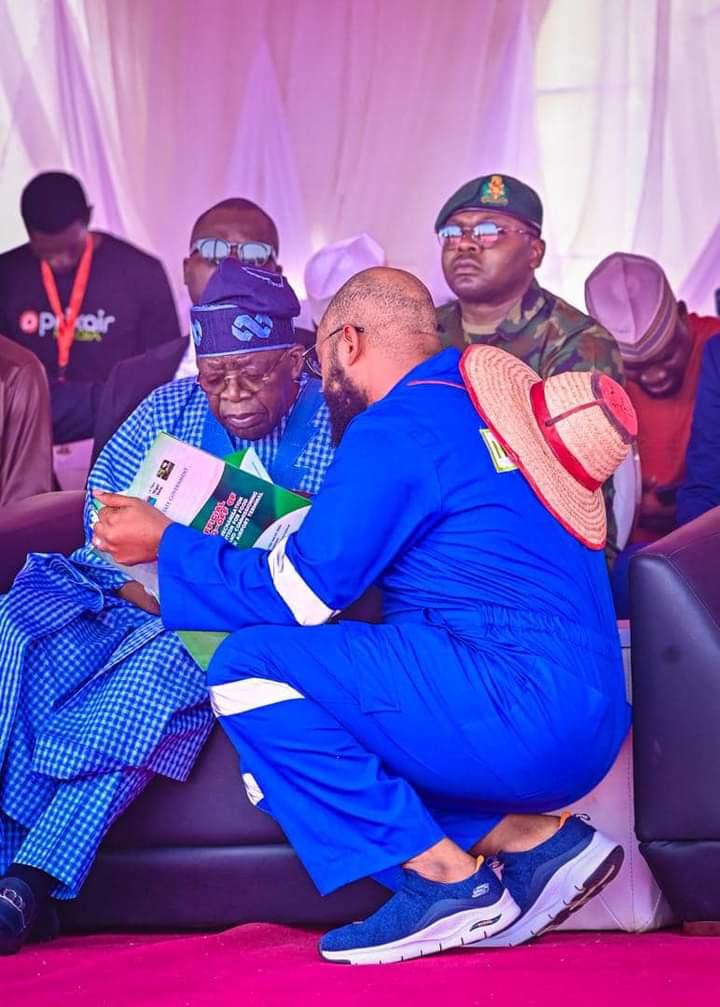 itz_lucho_'s tweet photo. President @officialABAT and Governor @HonBago
Commissioning 1000 tractors and over 5000 farm inputs
Niger is ready to feed the country.
Source: @Nupenchi_
#PBATInMinna #NewNiger https://t.co/bDF3dNSBAq