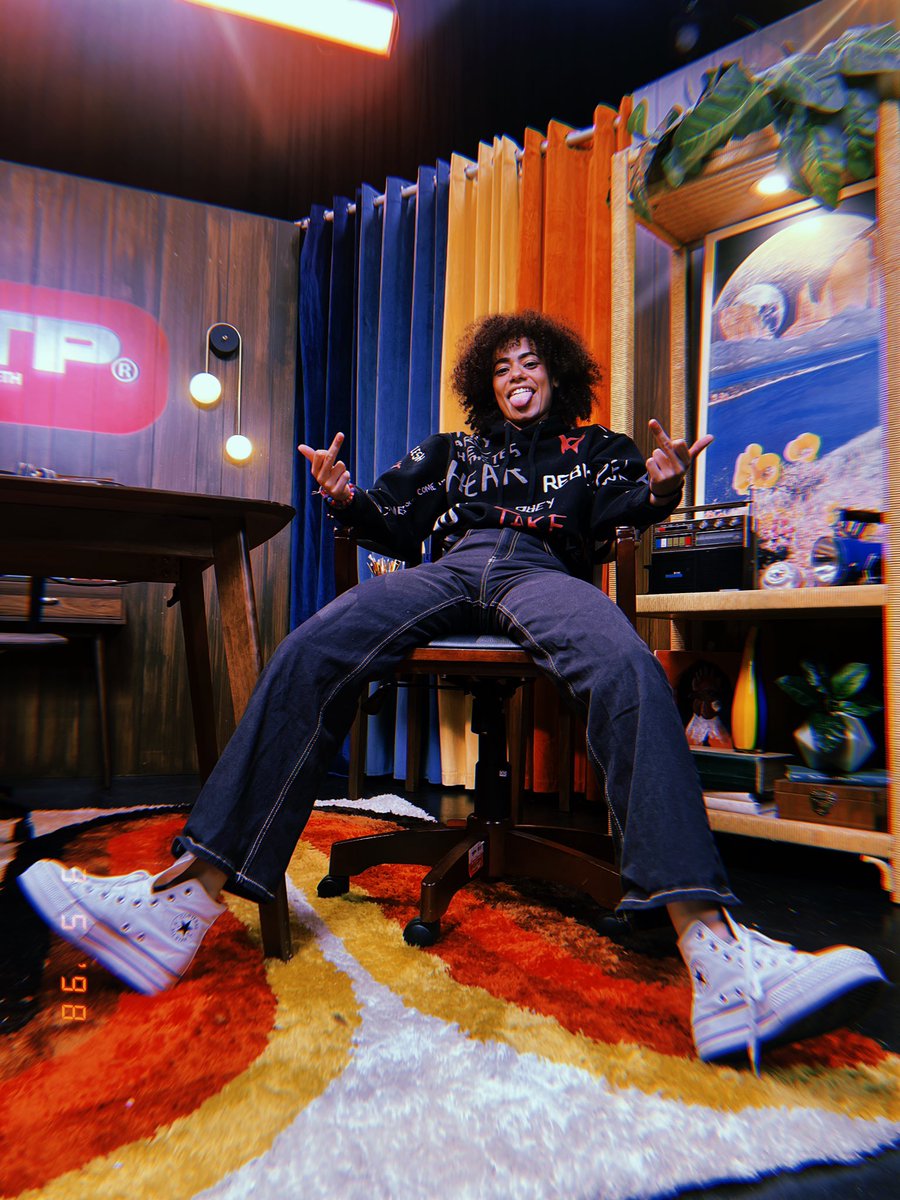 BlackKrystel's tweet photo. So long, farewell, to you my friends
Goodbye, for now, until we meet again
#RTForever 🤟🏽🖤✨ https://t.co/CL6pLHqk29