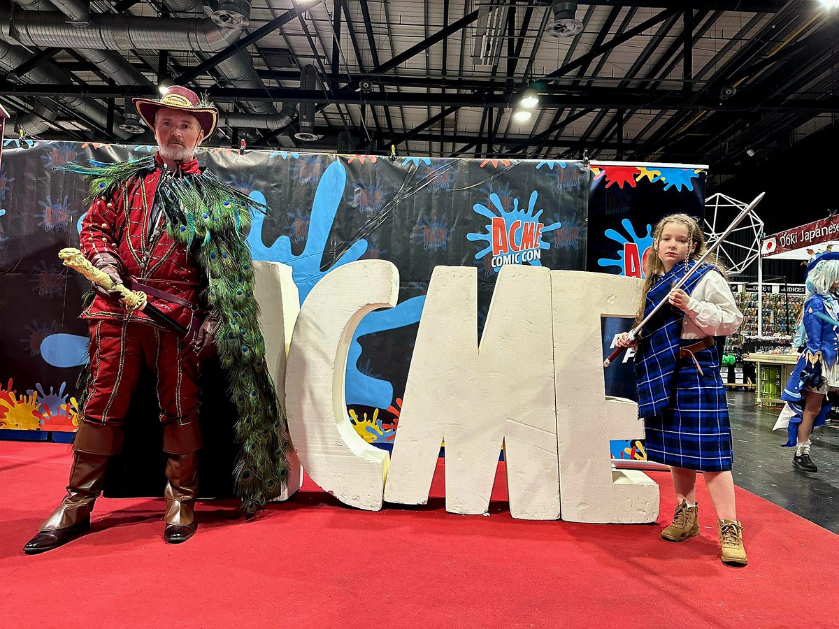 alastairneil29's tweet photo. "Little Highlander & Ramírez " out having fun yesterday at @Acmecomiccon "There Can Be Only One " #highlander #seanconnery #christopherlambert #Scotland #Glasgow #connormacleod #ramirez #fun #comiccon #cosplay #highlanderreboot https://t.co/7du8493vF6