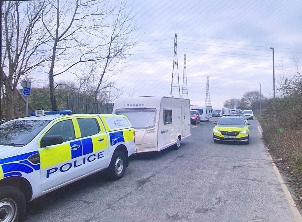 This afternoon we attended a report of several caravans trying to access land in Preston area and possibly causing damage.  No damage was caused but all caravans were scanned and one caravan was found to be stolen and recovered.   #T2RPU, #LancsRuralPolice, #LancsNPT.