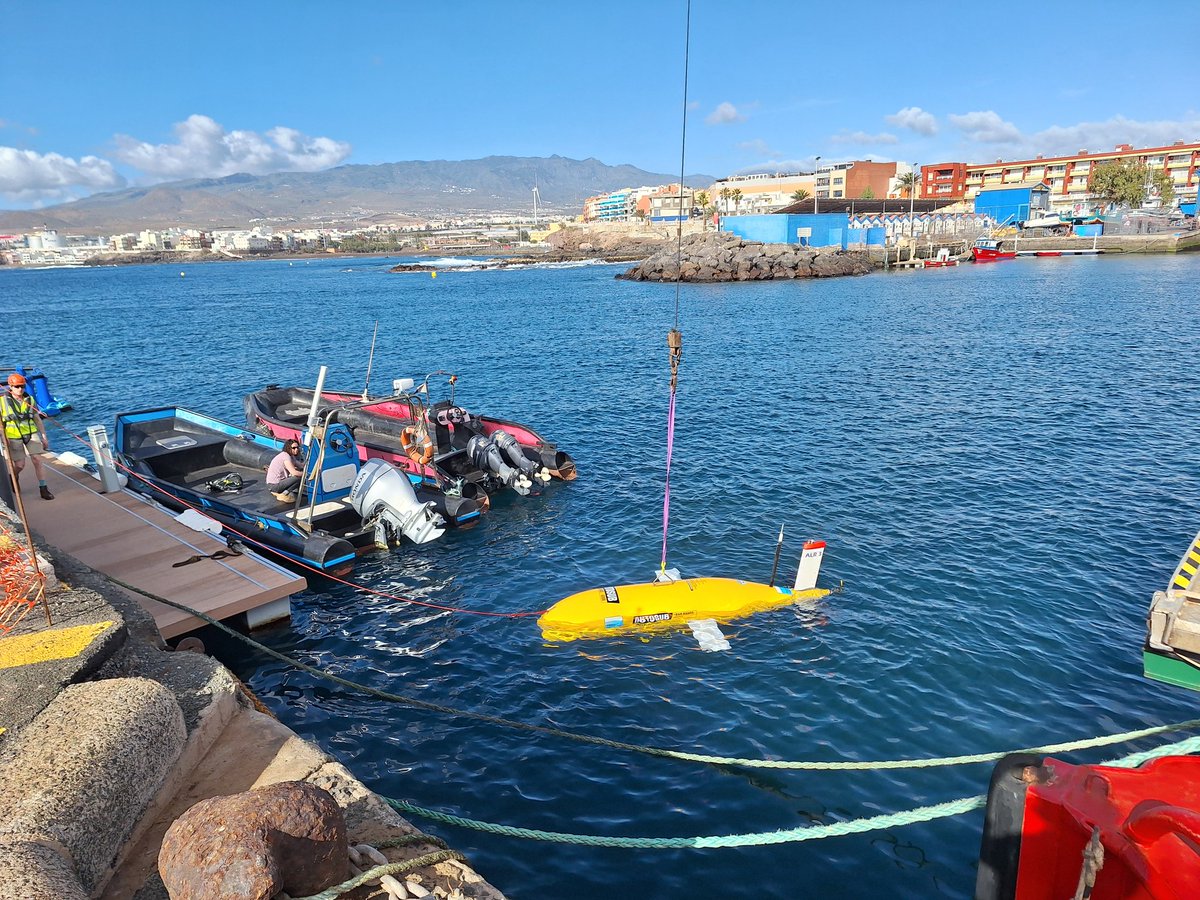 biogeosensing's tweet photo. Ah! @TechOceanS tests Day 7! It was all about getting ready for the mission today! But we managed to make a late trip to the Roque Nublo and enjoy the sunset.
#BioCAM also ran some tests in the harbour. https://t.co/GJAns8qF5r