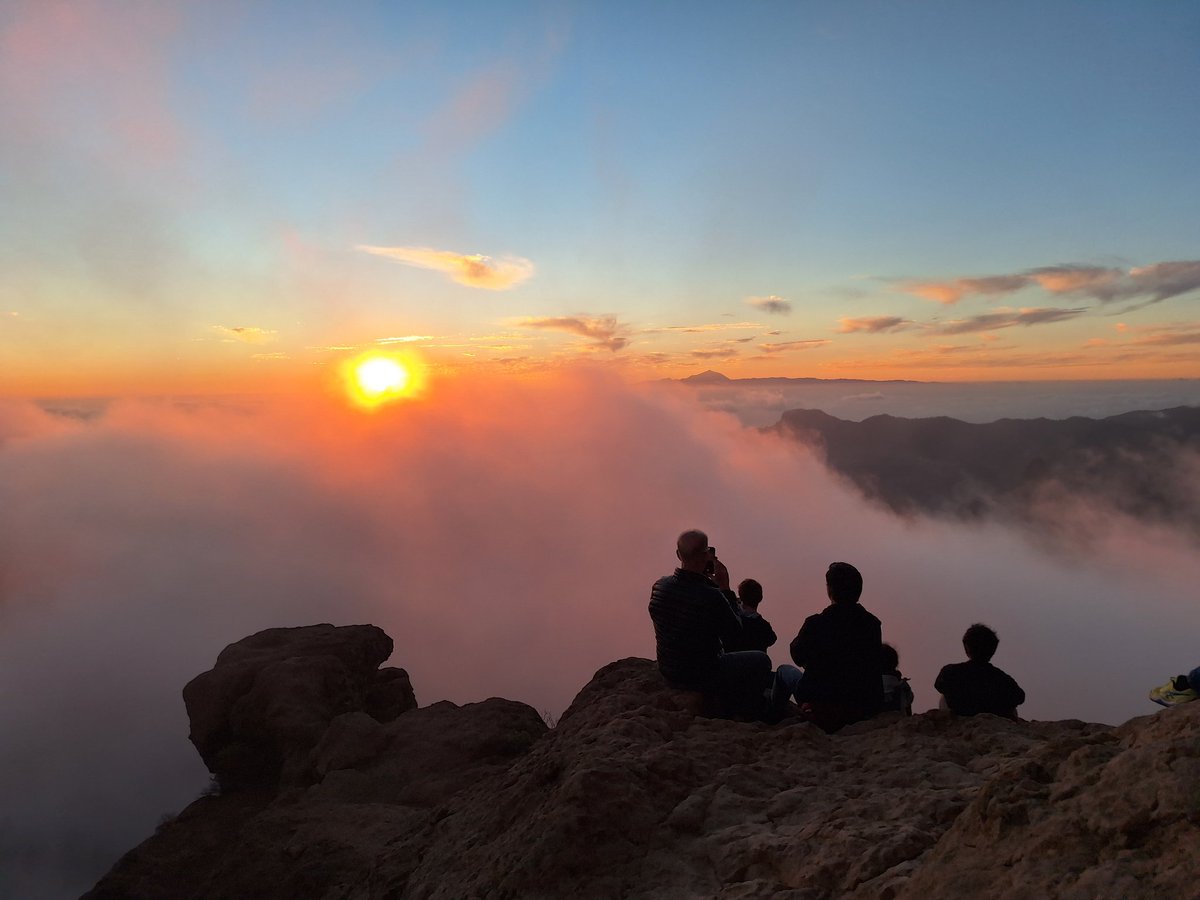 biogeosensing's tweet photo. Ah! @TechOceanS tests Day 7! It was all about getting ready for the mission today! But we managed to make a late trip to the Roque Nublo and enjoy the sunset.
#BioCAM also ran some tests in the harbour. https://t.co/GJAns8qF5r