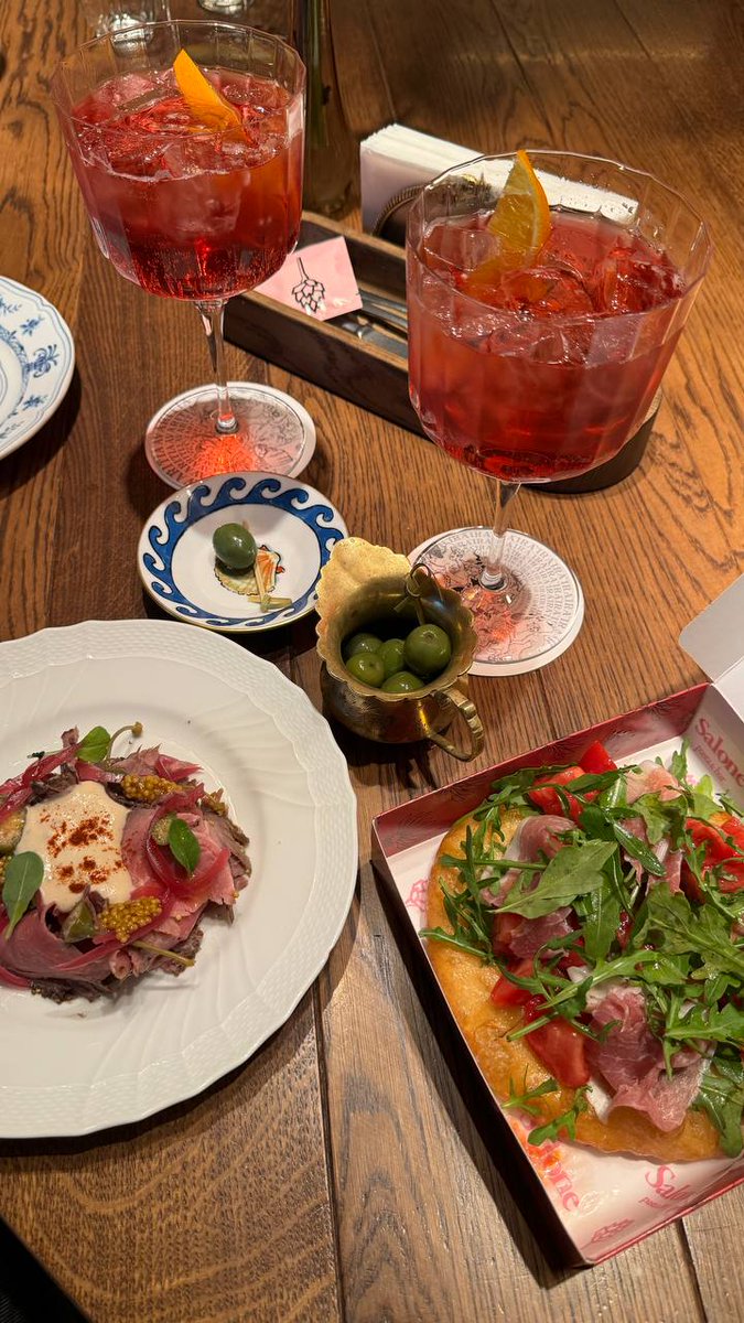 The evening promises to be good👌