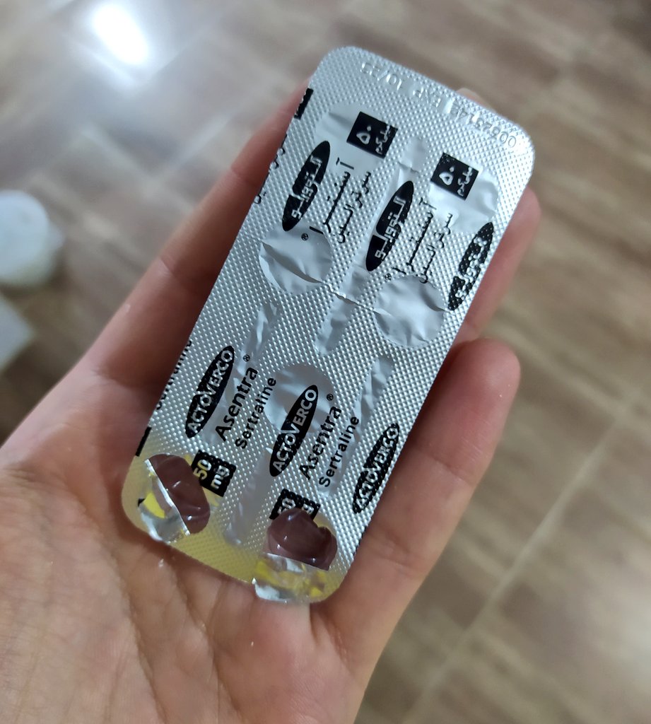 ERS8118's tweet image. عاقبت جوان ایرانی در 24 سالگی🚶🏻‍♀️